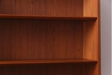 ヴィンテージ家具　北欧ビンテージ　デンマーク　おしゃれに使える台形型ブックシェルフ(本棚、ラック)