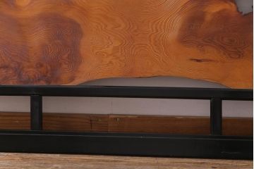 和製アンティーク　屋久杉無垢材　枠漆塗り　個性的で存在感のある欄間(明り取り)(1)