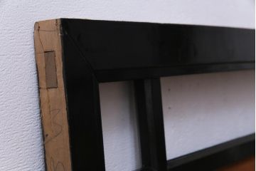 和製アンティーク　屋久杉無垢材　枠漆塗り　個性的で存在感のある欄間(明り取り)(1)