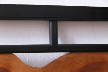 和製アンティーク　屋久杉無垢材　枠漆塗り　個性的で存在感のある欄間(明り取り)(1)