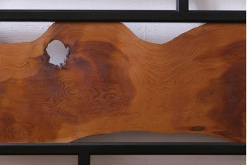 和製アンティーク　屋久杉無垢材　枠漆塗り　個性的で存在感のある欄間(明り取り)(1)