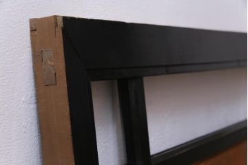 和製アンティーク　屋久杉無垢材　枠漆塗り　個性的で存在感のある欄間(明り取り)(2)