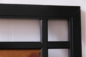 和製アンティーク　屋久杉無垢材　枠漆塗り　個性的で存在感のある欄間(明り取り)(2)