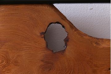 和製アンティーク　屋久杉無垢材　枠漆塗り　個性的で存在感のある欄間(明り取り)(2)