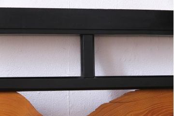 和製アンティーク　屋久杉無垢材　枠漆塗り　個性的で存在感のある欄間(明り取り)(2)