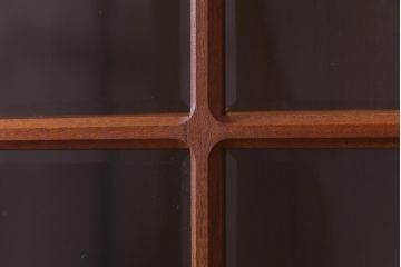 ヴィンテージ家具　ビンテージ　北欧風　チーク材　パーケット(寄せ木)の扉がおしゃれなキャビネット(食器棚、本棚)