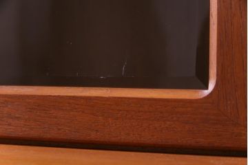 ヴィンテージ家具　ビンテージ　北欧風　チーク材　パーケット(寄せ木)の扉がおしゃれなキャビネット(食器棚、本棚)