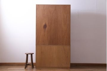 ヴィンテージ家具　ビンテージ　北欧風　チーク材　パーケット(寄せ木)の扉がおしゃれなキャビネット(食器棚、本棚)