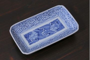 古民具・骨董　江戸期　古伊万里　冨貴長春　縁起の良い蛸唐草長皿(和食器)