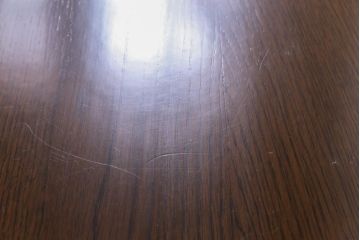 中古　輸入家具　ベルギー製　どっしりとした重厚感のあるオーク材の6人掛けダイニングテーブル(机)(定価約24万円)