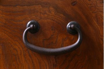 アンティーク家具　上手物!　三方ケヤキ前面玉杢材　漆塗り　箪笥リメイクリビングボード(ローボード、引き出し)(2)