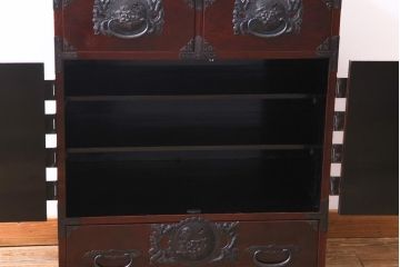 中古　民芸家具　漆塗り　ケヤキ材　上質な仕上がりで気品漂う国産の整理箪笥(和タンス)