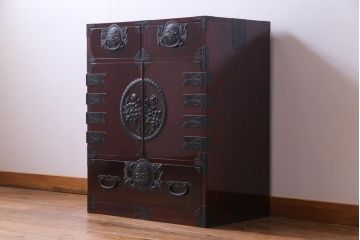 中古　民芸家具　漆塗り　ケヤキ材　上質な仕上がりで気品漂う国産の整理箪笥(和タンス)