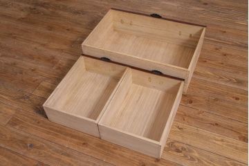 中古　民芸家具　漆塗り　ケヤキ材　上質な仕上がりで気品漂う国産の整理箪笥(和タンス)