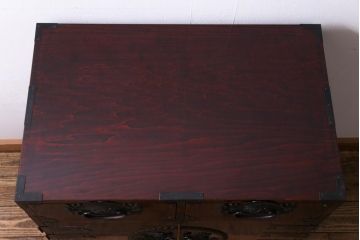 中古　民芸家具　漆塗り　ケヤキ材　上質な仕上がりで気品漂う国産の整理箪笥(和タンス)