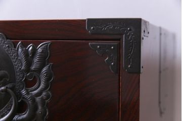 中古　民芸家具　漆塗り　ケヤキ材　上質な仕上がりで気品漂う国産の整理箪笥(和タンス)