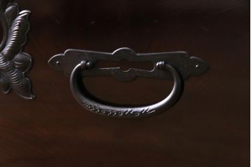 中古　民芸家具　漆塗り　ケヤキ材　上質な仕上がりで気品漂う国産の整理箪笥(和タンス)