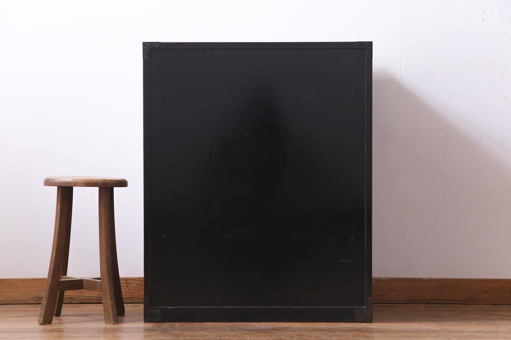 中古　民芸家具　漆塗り　ケヤキ材　上質な仕上がりで気品漂う国産の整理箪笥(和タンス)