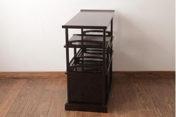 中古　森下弘堂　沈金　対の鳳凰が視線を惹きつける輪島塗の茶棚(飾り棚、飾棚)