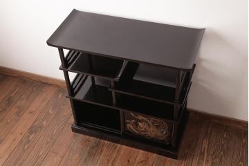 中古　森下弘堂　沈金　対の鳳凰が視線を惹きつける輪島塗の茶棚(飾り棚、飾棚)