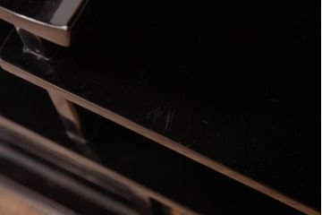 中古　森下弘堂　沈金　対の鳳凰が視線を惹きつける輪島塗の茶棚(飾り棚、飾棚)
