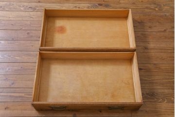 アンティーク家具　イギリスアンティーク　オーク材　堂々とした佇まいが目を引く大振りのサイドボード(カクテルキャビネット)