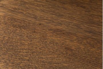 アンティーク家具　イギリスアンティーク　オーク材　堂々とした佇まいが目を引く大振りのサイドボード(カクテルキャビネット)