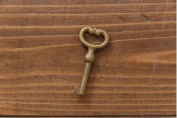 中古　輸入家具　オーク材　背面まで意匠が凝らされたベルギー製の高級ワークデスク、在宅ワーク、在宅用(両袖机)(定価約46万円)