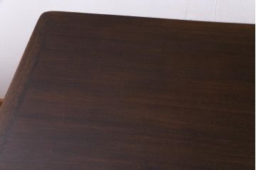 中古　輸入家具　オーク材　背面まで意匠が凝らされたベルギー製の高級ワークデスク、在宅ワーク、在宅用(両袖机)(定価約46万円)