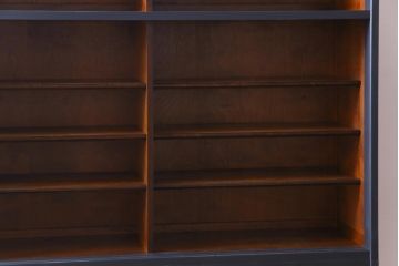 中古　北海道民芸家具リメイク　モールガラス入りのシックなペイント食器棚(収納棚)(定価約41万円)