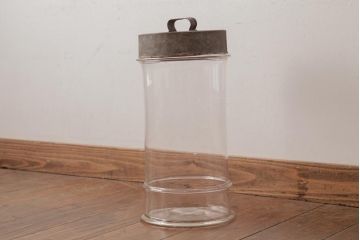 アンティーク雑貨　昭和レトロ　昔懐かしい雰囲気を演出する丸型ガラスビン(ガラス瓶、キャニスター)