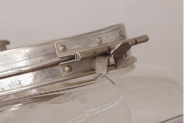 アンティーク雑貨　和製アンティーク　レトロな空間づくりにおすすめな古いタバコ屋のガラス瓶(ガラスビン)