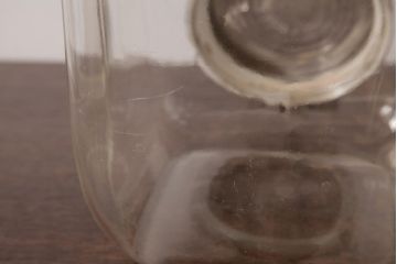 アンティーク雑貨　和製アンティーク　レトロな空間づくりにおすすめな古いタバコ屋のガラス瓶(ガラスビン)