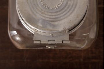 アンティーク雑貨　和製アンティーク　レトロな空間づくりにおすすめな古いタバコ屋のガラス瓶(ガラスビン)