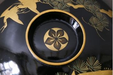 和製アンティーク　漆塗り　鶴と松の金蒔絵が品のある木製お椀7客セット(漆器)