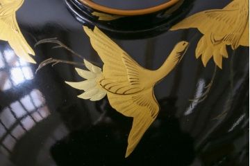 和製アンティーク　鶴・亀図柄　黒漆に金彩蒔絵が映える木製お椀5客セット(漆器)