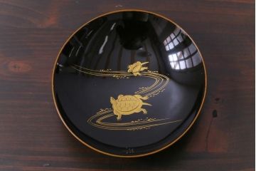和製アンティーク　鶴・亀図柄　黒漆に金彩蒔絵が映える木製お椀5客セット(漆器)