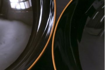 和製アンティーク　鶴・亀図柄　黒漆に金彩蒔絵が映える木製お椀5客セット(漆器)