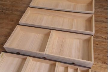 中古　北海道民芸家具　上品な佇まいの2段重ね整理タンス(チェスト、衣装箪笥、引き出し)(1)