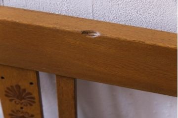 レトロ家具　昭和レトロ　ナラ材　象嵌入りの背もたれが可愛らしいソファベンチ(2人掛けソファ、長椅子)