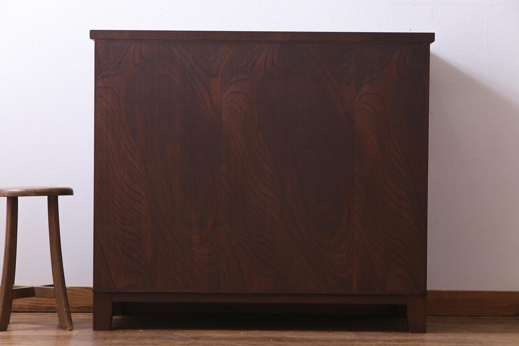 リメイク家具　岩谷堂箪笥　伝統美あふれる佇まいが魅力的な脚付きチェスト(引き出し、和タンス)