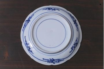 古民具・骨董　江戸期　古伊万里　藍九谷　松と鴎　変形皿(中皿、和食器)(1)