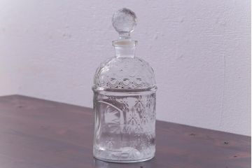 アンティーク雑貨　フランス　GUERLAIN(ゲラン)社　蜂模様がデザインされた香水瓶(フレグランスボトル、ガラス瓶、ディスプレイ)