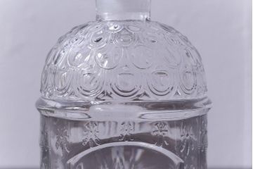 アンティーク雑貨　フランス　GUERLAIN(ゲラン)社　蜂模様がデザインされた香水瓶(フレグランスボトル、ガラス瓶、ディスプレイ)