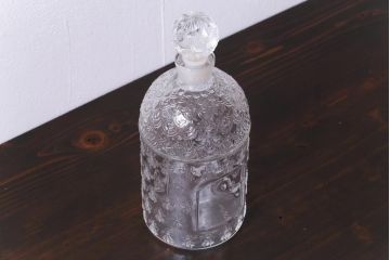 アンティーク雑貨　フランス　GUERLAIN(ゲラン)社　蜂模様がデザインされた香水瓶(フレグランスボトル、ガラス瓶、ディスプレイ)(1)