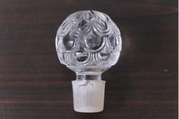 アンティーク雑貨　フランス　GUERLAIN(ゲラン)社　蜂模様がデザインされた香水瓶(フレグランスボトル、ガラス瓶、ディスプレイ)(1)