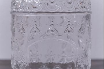 アンティーク雑貨　フランス　GUERLAIN(ゲラン)社　蜂模様がデザインされた香水瓶(フレグランスボトル、ガラス瓶、ディスプレイ)(1)