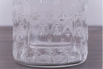 アンティーク雑貨　フランス　GUERLAIN(ゲラン)社　蜂模様がデザインされた香水瓶(フレグランスボトル、ガラス瓶、ディスプレイ)(1)