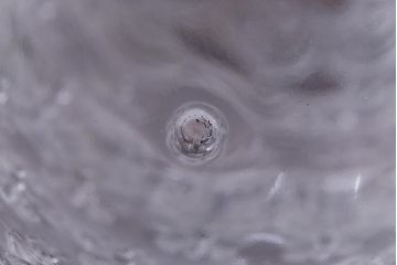 アンティーク雑貨　フランス　GUERLAIN(ゲラン)社　蜂模様がデザインされた香水瓶(フレグランスボトル、ガラス瓶、ディスプレイ)(1)