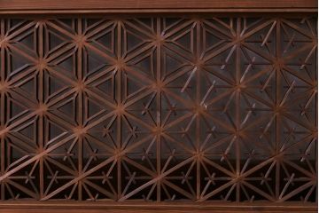 昭和初期　麻の葉・胡麻・桔梗亀甲　3種の文様が楽しめる組子欄間(明り取り)